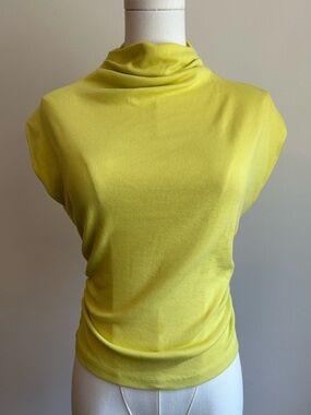 Micheal Stars Bright Yellow ‘Amara Ribbed Power Shoulder Tee’ | SIZE M